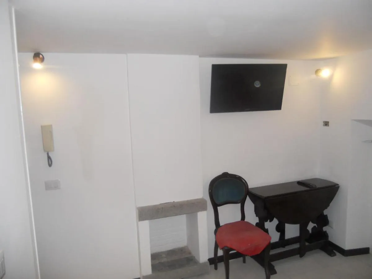 Studio In Trastevere Panieri 48 10 Rome